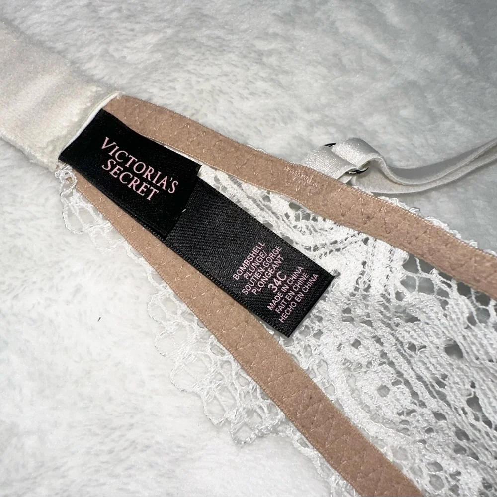 Victoria’s Secret Bombshell Plunge Bra! - Picture 5 of 6